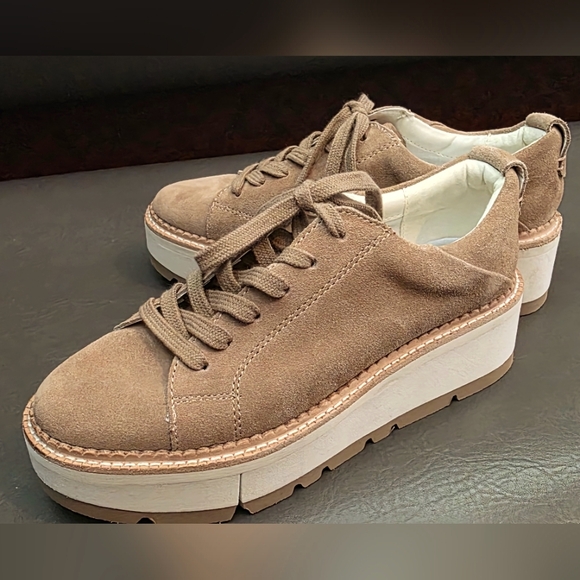 Dolce Vita Toyah Sneakers Women’s Shoes Tan Leather Platform FITS LIKE A 7 - Picture 1 of 4